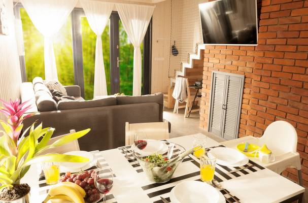 Doskonałym uzupełnieniem oferty domku letniskowego Baltic Lodge z Pobierowa jest lokal restauracyjny - jak z obrazka.