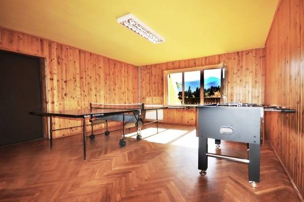 Pokój STROPNICA to działający w górach - konkretniej w Karpaczu - ośrodek turystyczny, który posiada stosowne zaplecze do gry w bilarda.