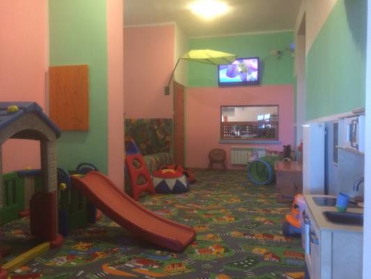 Właśnie tak wygląda dziecięcy pokój zabaw, jaki mają do dyspozycji turyści w hotelu ZIELONE WZGÓRZE w Karpaczu.