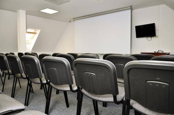 Pensjonatowi PUCHACZ-SPA w Niechorzu nie brakuje sali konferencyjnej, idealnej dla klientów biznesowych.