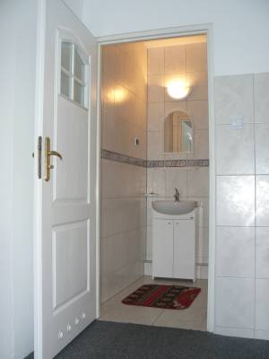 Po całym dniu pełnym atrakcji w Pobierowie można odświeżyć się w takiej oto łazience w domu gościnnym Dom Gościnny ADRIANNA