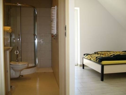 Po całym dniu pełnym atrakcji w Pobierowie można odświeżyć się w takiej oto łazience w pokoju Apartamenty KLIF