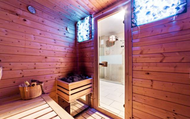 Pokój Rezydencja CLASSIC proponuje turystom jakże przyjemny relaks w saunie | Karpacz.
