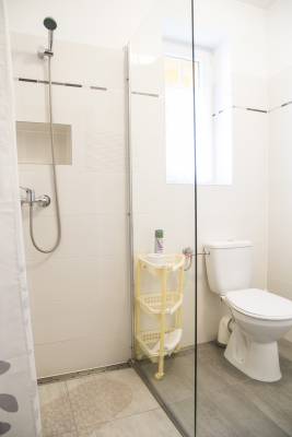 Fotka przedstawia łazienkę w willi Villa Jasmin