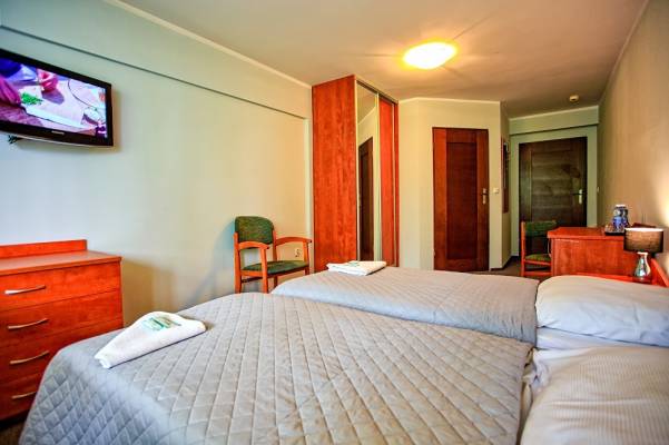 Spanie w pokoju - hotel HOTEL KAROLINKA