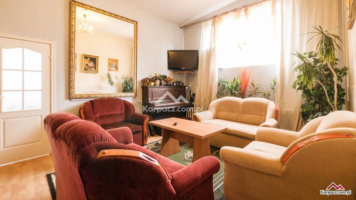 Na fotografii widzimy pokój w domu wczasowym Ośrodek Wypoczynkowy Mazowsze w którym możecie Państwo się zatrzymać podczas wczasów w Karpaczu