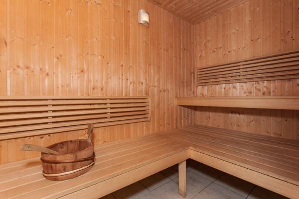 Jeśli chodzi o domek letniskowy z własną sauną nad morzem, to jak widać na niniejszym zdjęciu, ANGELA | apartamenty -  domki - pokoje w Pobierowie będzie niezłym wyborem.