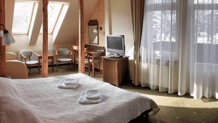 Hotel TARASY WANG w Karpaczu - zdjęcie spania małżeńskiego