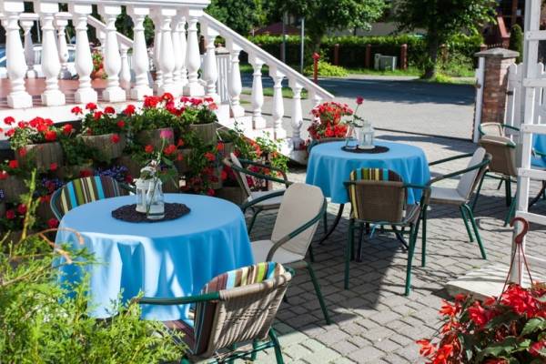 Rewal - resort Bałtyk Resort to obiekt turystyczny z jadalnią, urządzoną i wyposażoną jak należy.