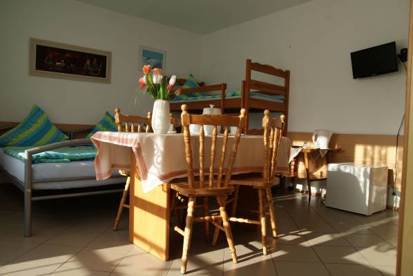 SONIA w Niechorzu to obiekt (z kategorii domu gościnnego), w którym goście mają do dyspozycji jadalnię.