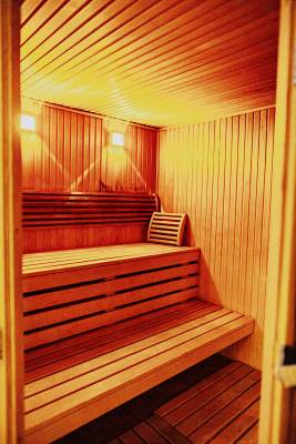 Sesja w saunie to propozycja na relaks, jaką swoim gościom składa pensjonat PANORAMA SPA. Trzęsacz w regionie. Pomorze Zachodnie