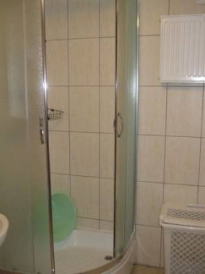 W domu gościnnym Dom Gościnny PAWEŁ w Rewalu można skorzystać z łazienki przedstawionej na fotografii