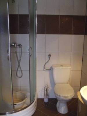 W domu gościnnym Dom Gościnny PAWEŁ w Rewalu można skorzystać z łazienki przedstawionej na zdjęciu
