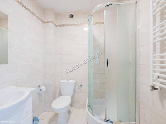 Po całym dniu pełnym atrakcji w Sarbinowie można odświeżyć się w takiej oto łazience w pokoju Pensjonat MARLEN
