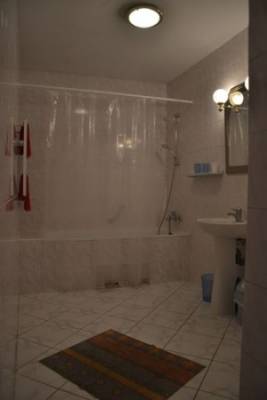Widok na łazienkę w hotelu Rafa w Ustroniu Morskim nad morzem