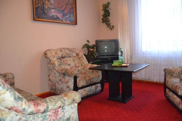 Zdjęcie przedstawia pokój w hotelu Rafa w Ustroniu Morskim (woj. zachodniopomorskie)