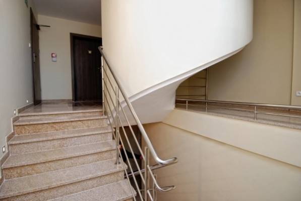 Pobierowo - zdjęcie klatki schodowej, znajdującej się na terenie willi Willa ARCUS.