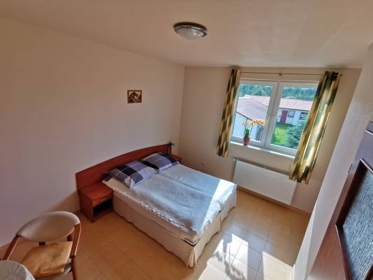 Pokój EBONY w Niechorzu - zdjęcie łóżka małżeńskiego