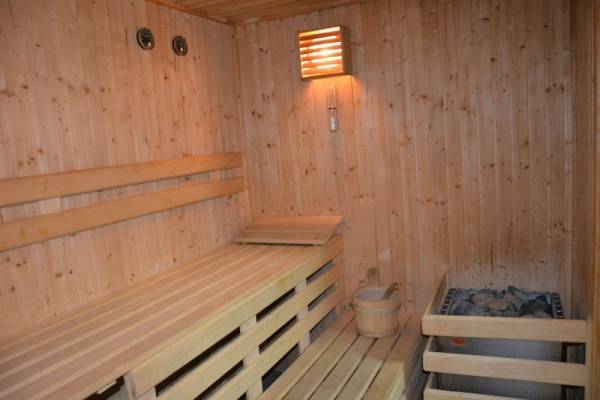Odpowiednie korzystanie z sauny ma pozytywny wpływ na organizm - Ustronie Morskie, ośrodek wczasowy Ośrodek AZALIA.